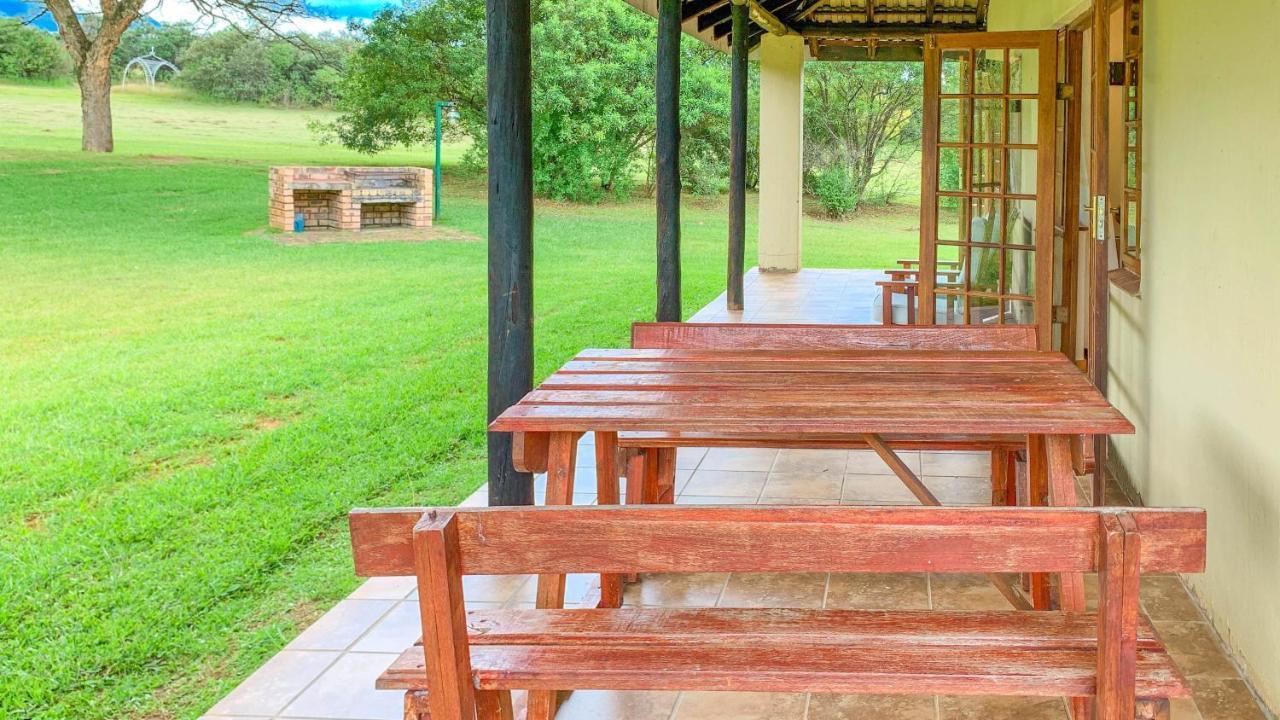 Wits End Mountain Resort Champagne Valley Esterno foto
