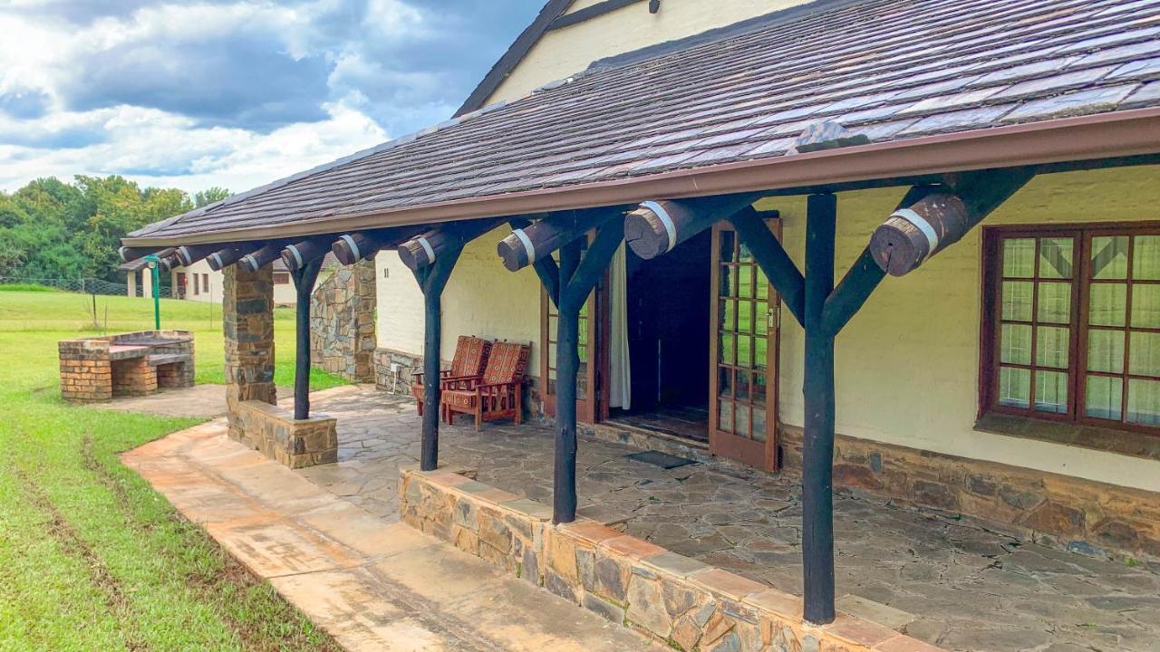 Wits End Mountain Resort Champagne Valley Esterno foto