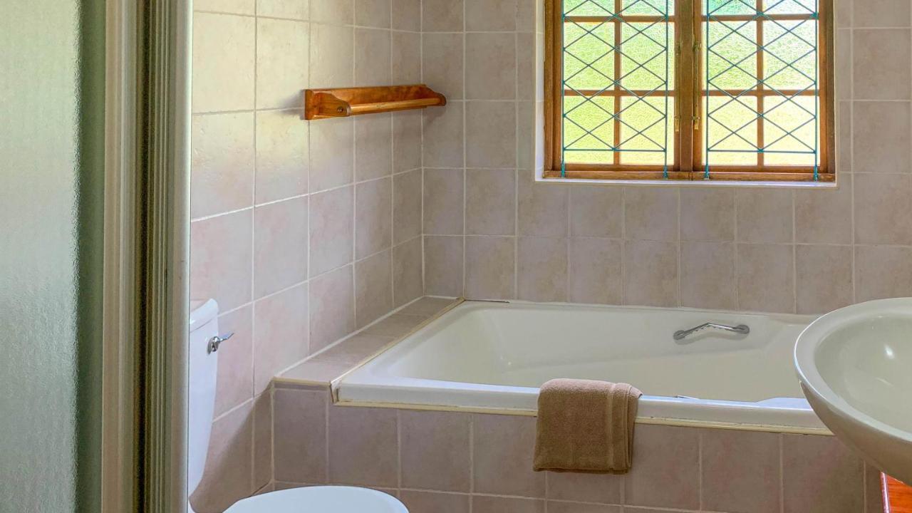 Wits End Mountain Resort Champagne Valley Esterno foto