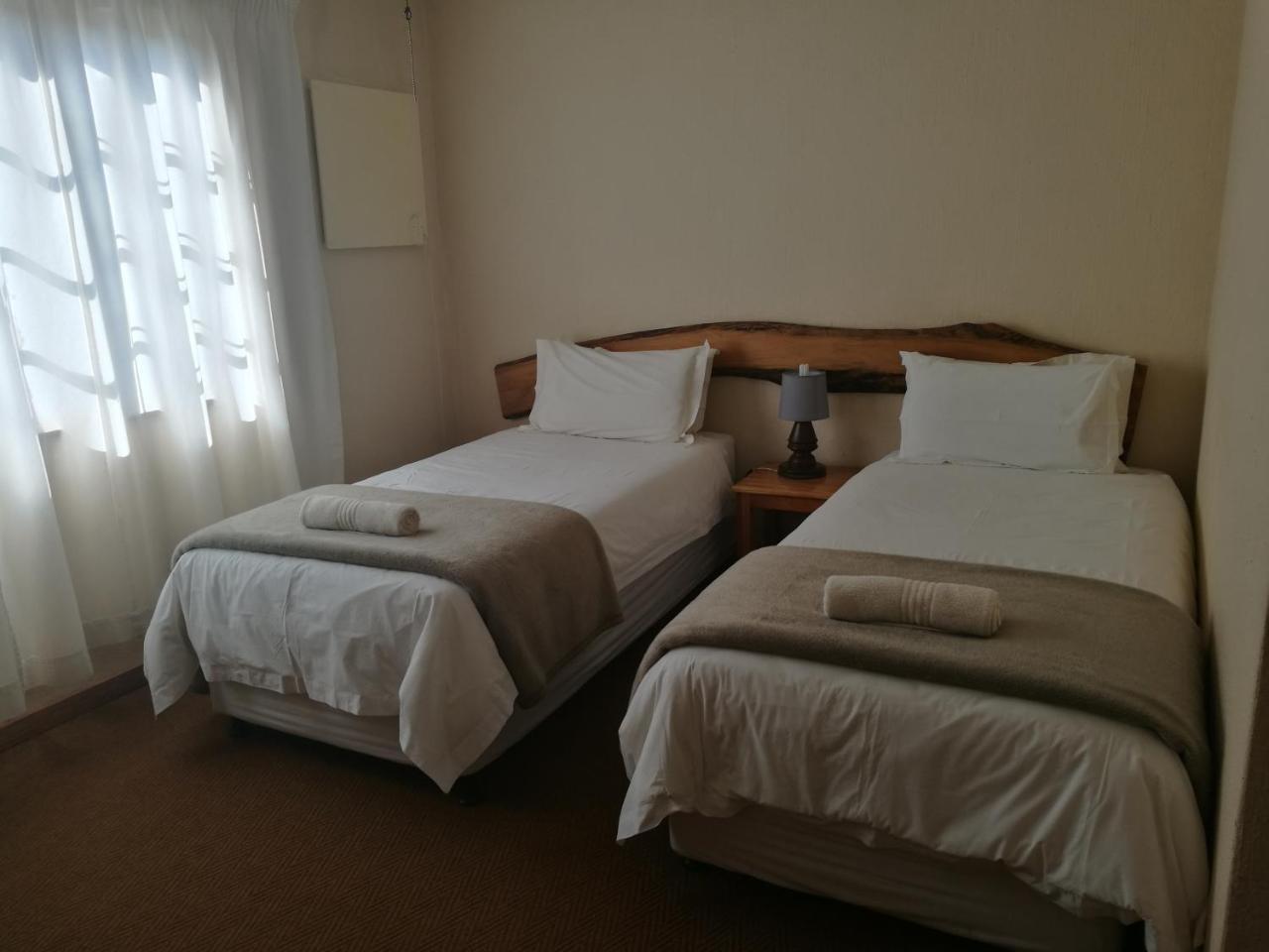 Wits End Mountain Resort Champagne Valley Esterno foto